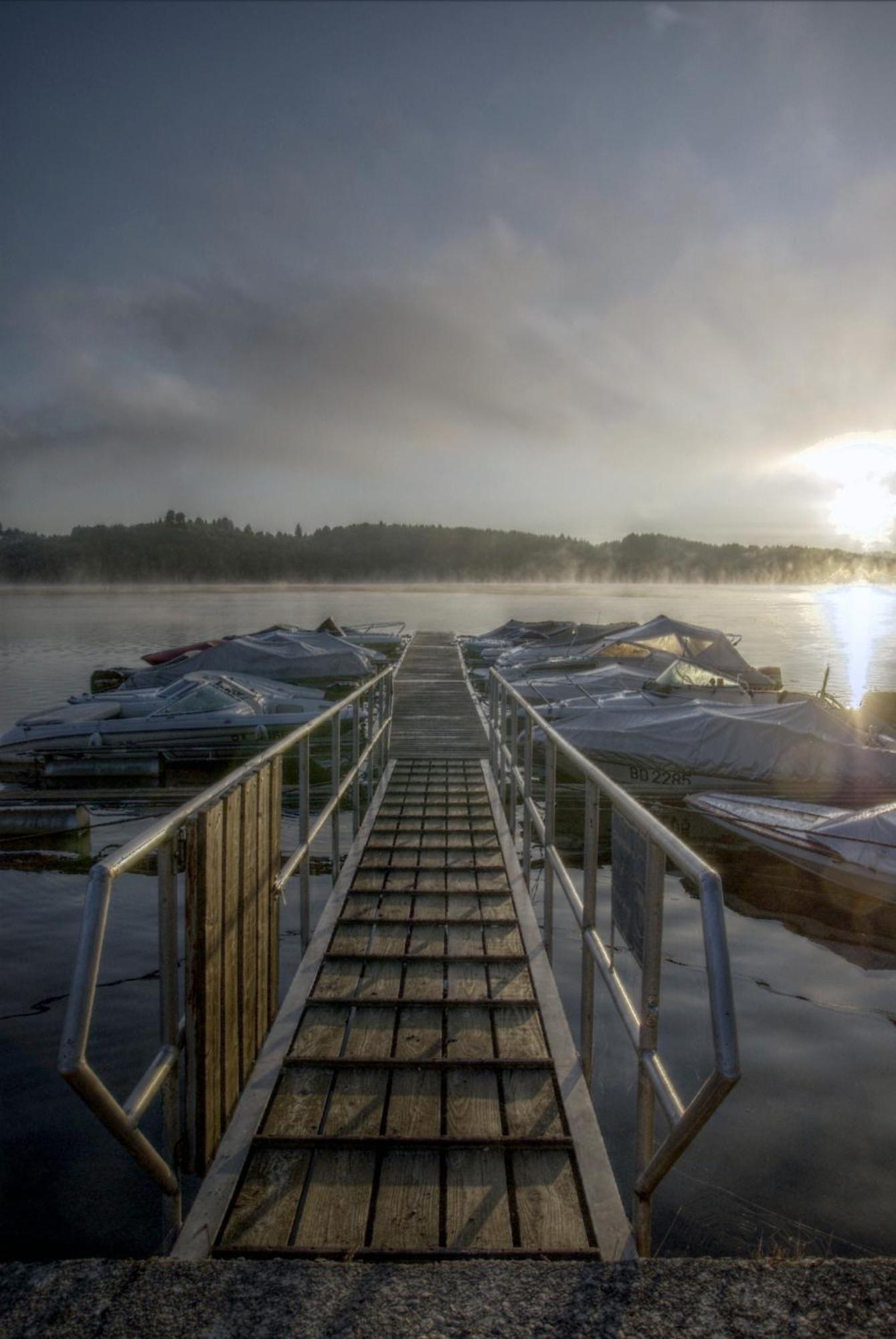 Logis Hotel Du Lac Neuvic  Bagian luar foto