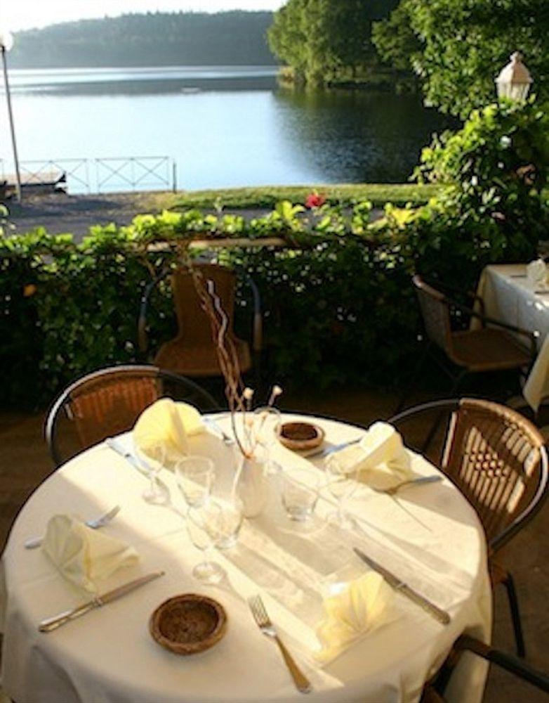 Logis Hotel Du Lac Neuvic  Bagian luar foto