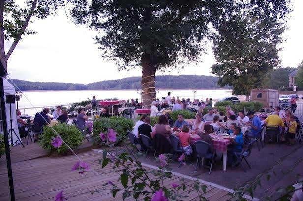 Logis Hotel Du Lac Neuvic  Bagian luar foto