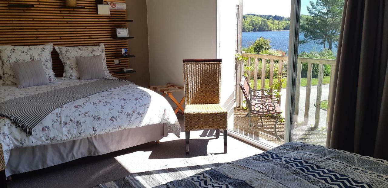 Logis Hotel Du Lac Neuvic  Bagian luar foto