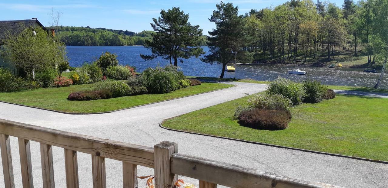 Logis Hotel Du Lac Neuvic  Bagian luar foto